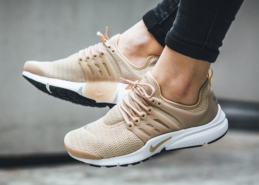 sneakers nike beige